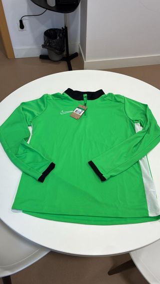 Giacca sportiva Nike verde e bianca