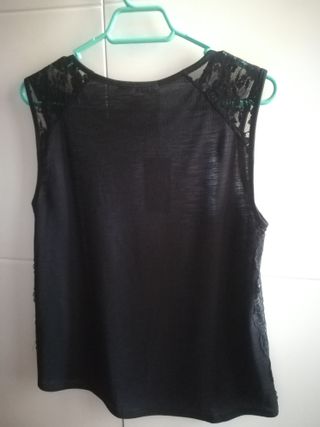 Blusa encaje negra y azul Talla M