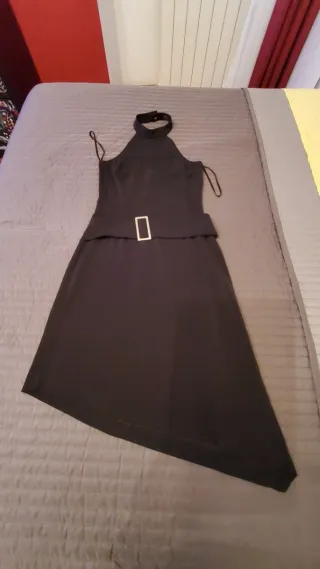 Abito lungo nero con cintura