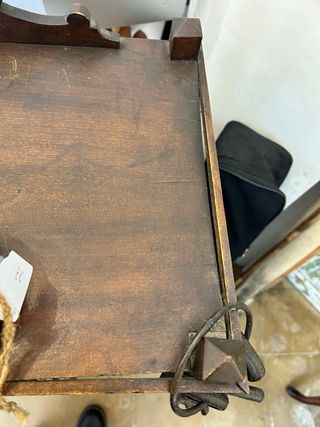 Estantería antigua de madera