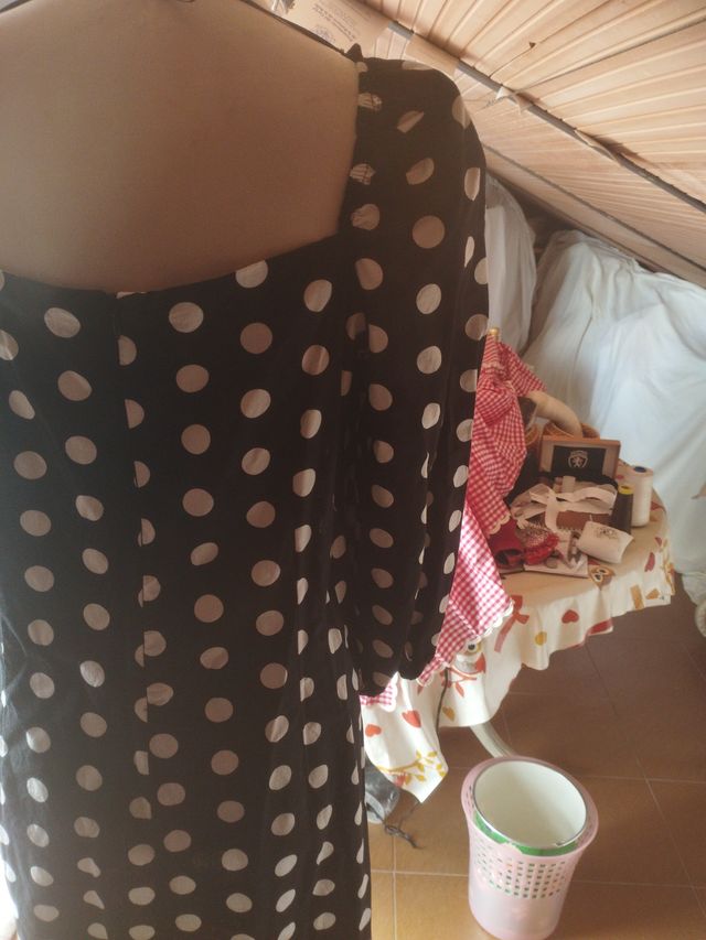 Vestido lunares negro y blanco