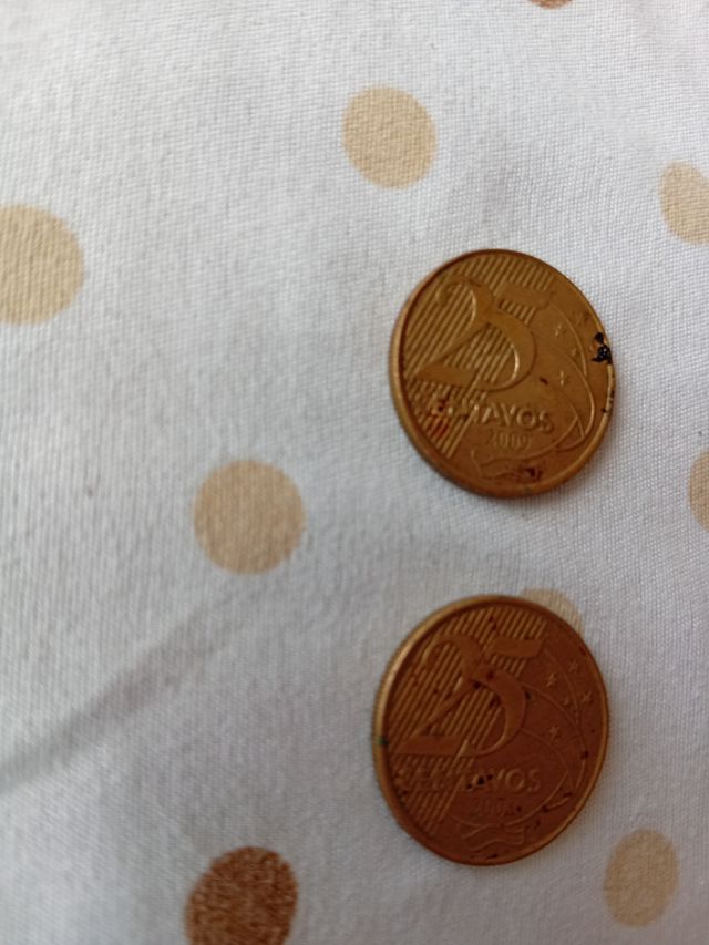 Moneda 25 centavos Brasil 2004 y otra 2009