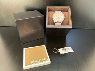 Reloj Michael Kors MK2446 Rosa, excelente estado.