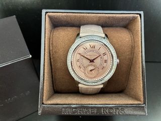 Reloj Michael Kors MK2446 Rosa, excelente estado.