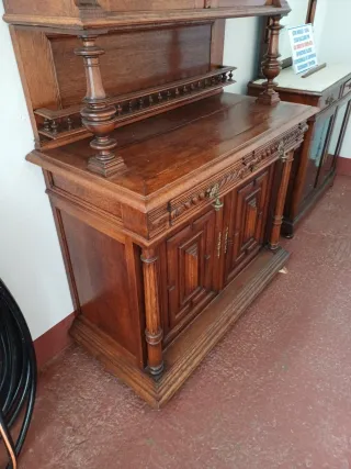 Chinero de madera maciza