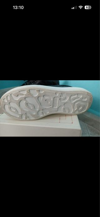 Alexander McQueen nere con brillantini