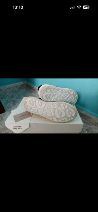 Alexander McQueen nere con brillantini