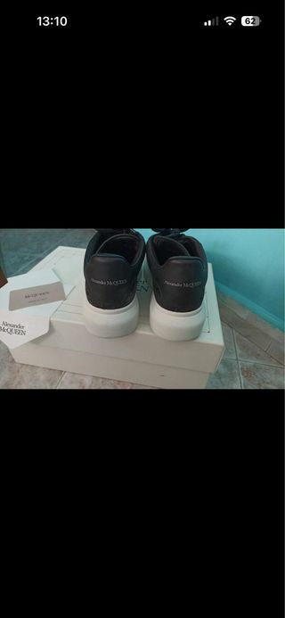 Alexander McQueen nere con brillantini