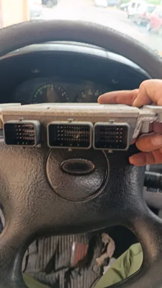 Centralita BOSCH EDC15C2 0 281 011 363