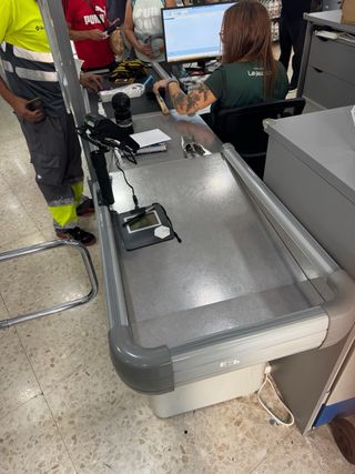 Mueble caja registradora con cinta