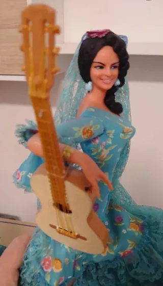 Muñeca Marin Chiclana Cartel de Abril serie 0