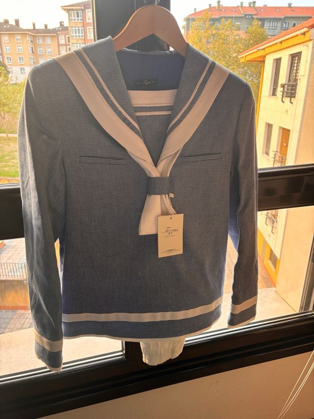 Traje comunión Tizzas azul y blanco sin estrenar
