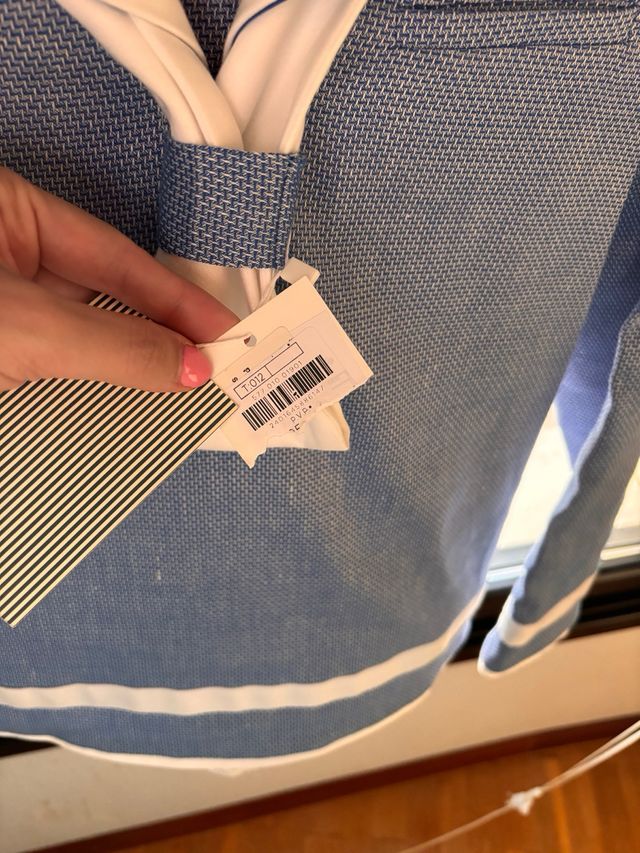 Traje comunión Tizzas azul y blanco sin estrenar