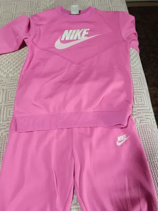 Conjunto deportivo Nike rosa talla 10/11