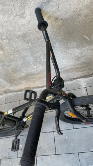 Bicicleta BMX GT AIR Negra