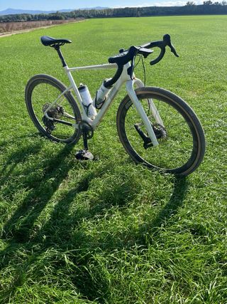 Bicicleta gravel Lauf full carbon