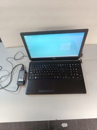 Portátil Acer Aspire E1-255 Negro