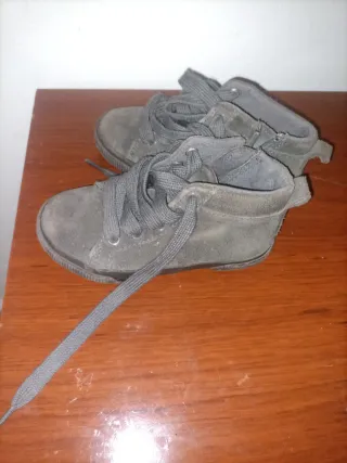 Botas niño gris Talla 25
