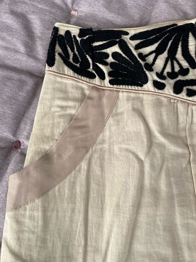 Falda Hoss Intropia Beige y Negro