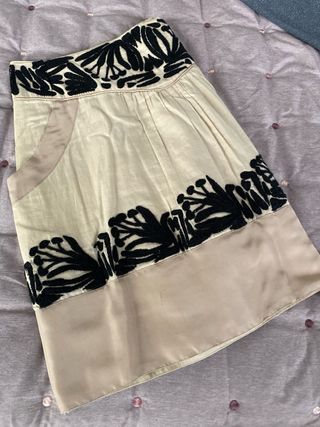 Falda Hoss Intropia Beige y Negro
