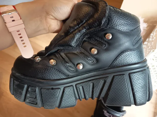 Zapatillas plataforma Bershka negras T.39