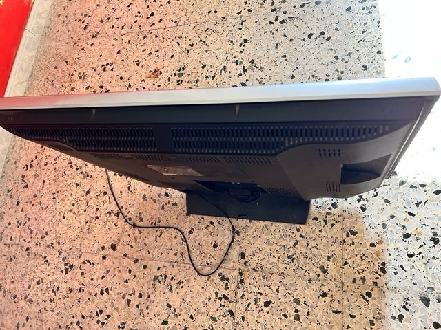 Televisor JVC LT-32DG8BU 32” LCD HD Ready