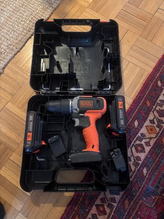 Taladro Black+Decker 18V con maletín