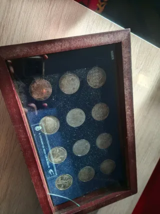 Lote Duelos de Oro + Caja Monedas Real Madrid