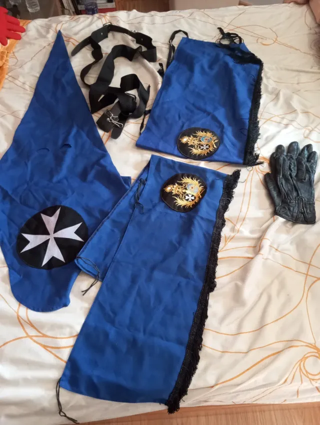 Lote complementos cofradía Humildad Zaragoza