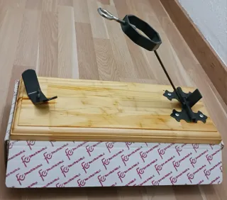 Jamonero de madera con soporte
