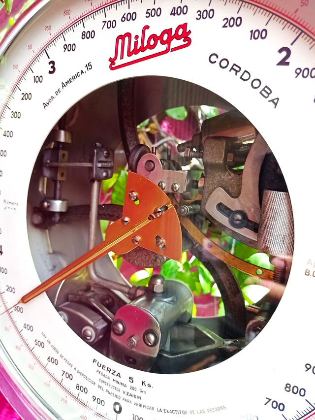 Báscula Balanza Miloga color crema Córdoba 1961