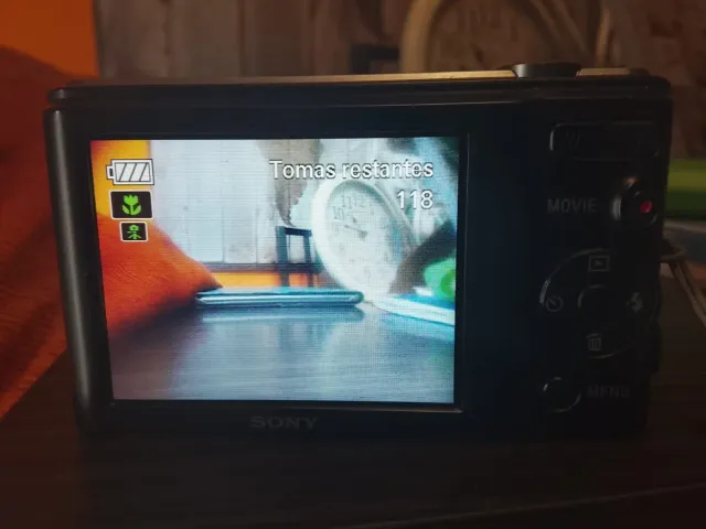 Cámara Sony W800B + Funda Case Logic