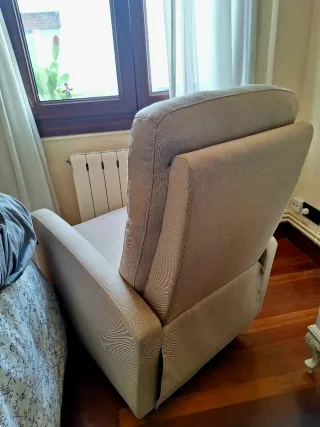 Sillón reclinable beige tela mecánico