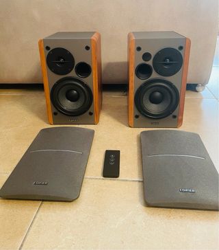 Altavoces Edifier Activos Marrones y Grises