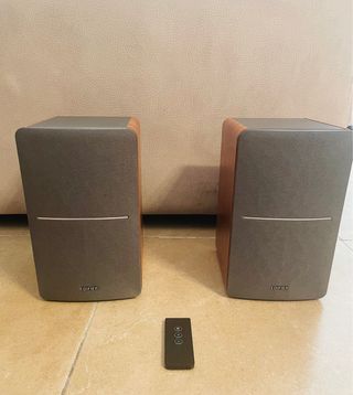 Altavoces Edifier Activos Marrones y Grises