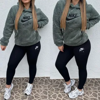 Conjunto Nike Mujer Beige y Negro