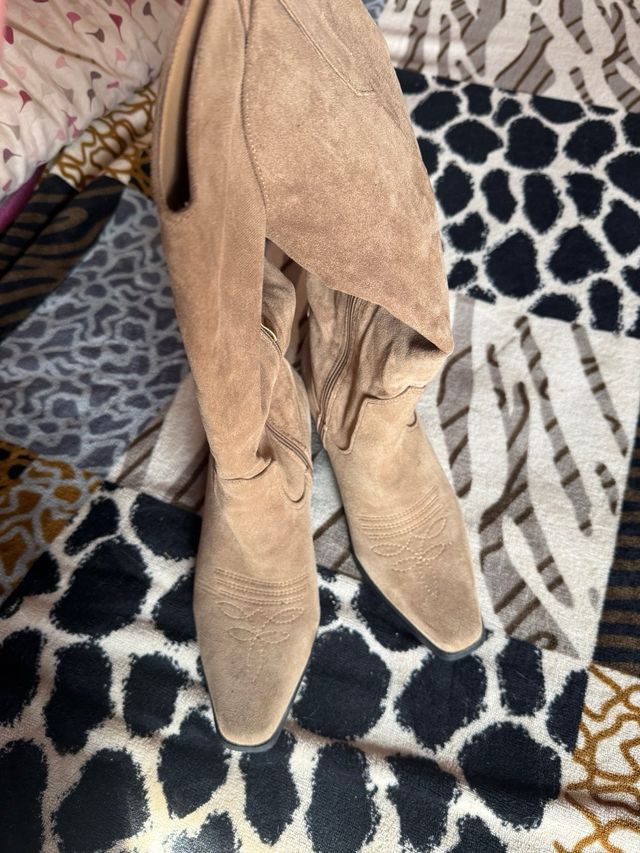 Botas cowboy ante beige