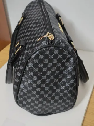 JUEGO DE BOLSO Y CARTERAS. CON ETIQUETA 