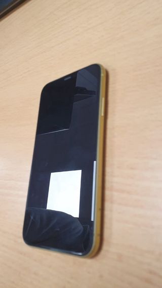 iPhone 11 128GB Nero/Giallo