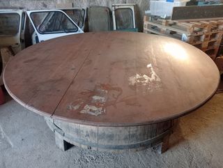 Tavoli rotondi in legno e metallo