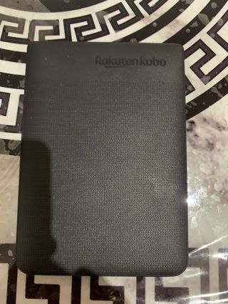 2 eReader Kobo Black con linee visibili 