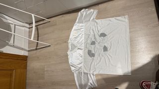 Camiseta blanca diseño de fútbol americano