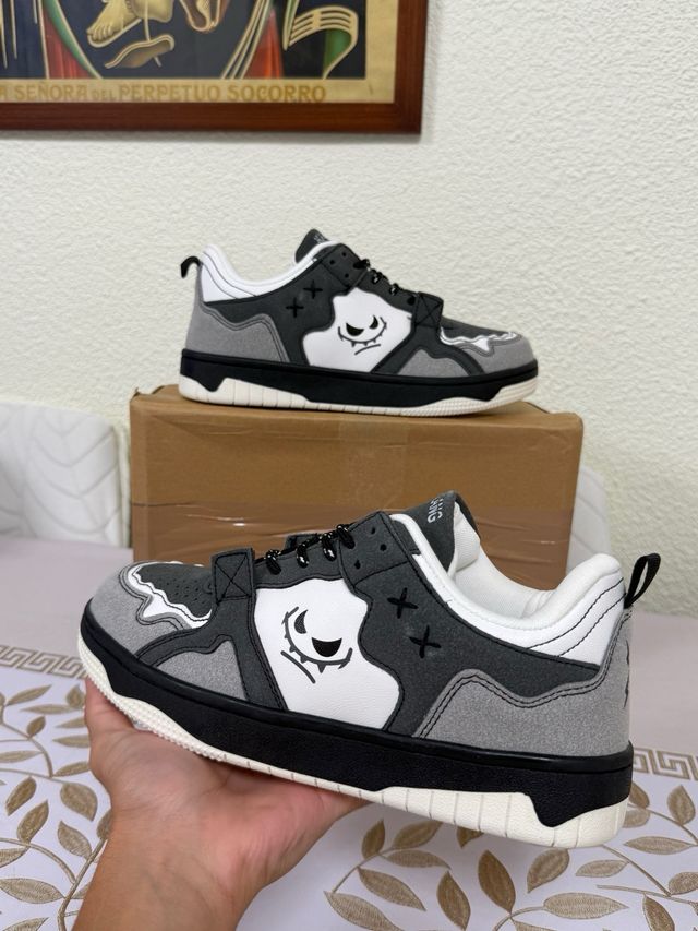 Scarpe Kadulang grigie e bianche