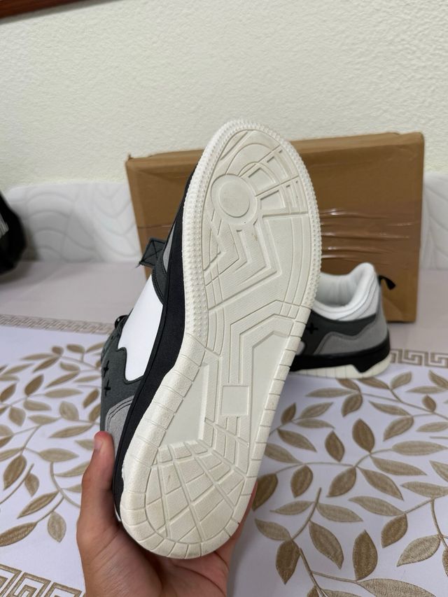 Scarpe Kadulang grigie e bianche