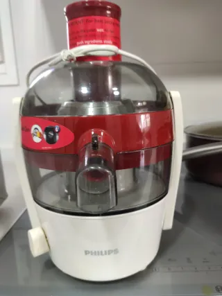Licuadora Philips Roja y Blanca