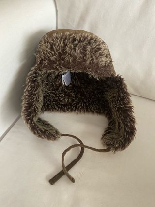 Gorro de invierno con orejeras