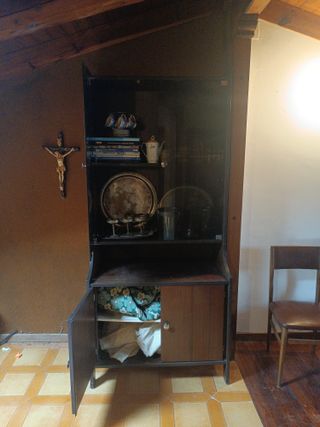 Mueble Vitrina Salón Madera y Metal