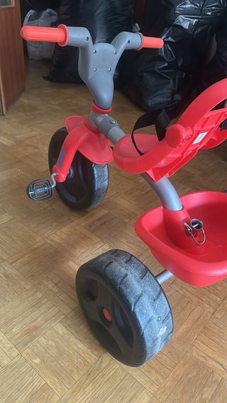 Triciclo infantil rojo