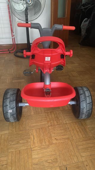 Triciclo infantil rojo