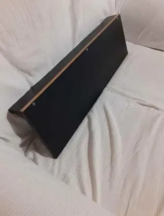 Cuatro estantes negros IKEA